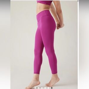 Athleta Elation Train 7/8 leggings - magenta